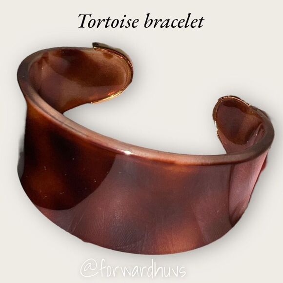 Bundle Sale 3 for $15 | Tortoise Colored Plastic Bracelet - Picture 6 of 10